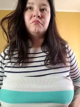 Snapshot of AlexaLexie chatting on 10-22-25, 08:03 AlexaLexie online show from 10-22-25, 08:03