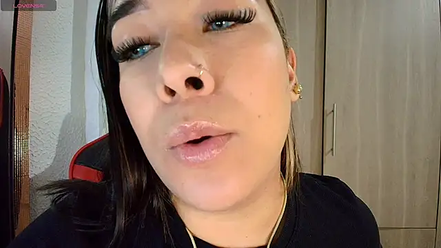 Snapshot of leahtemptation3 chatting on 06-21-26, 07:33 leahtemptation3 online show from 06-21-26, 07:33