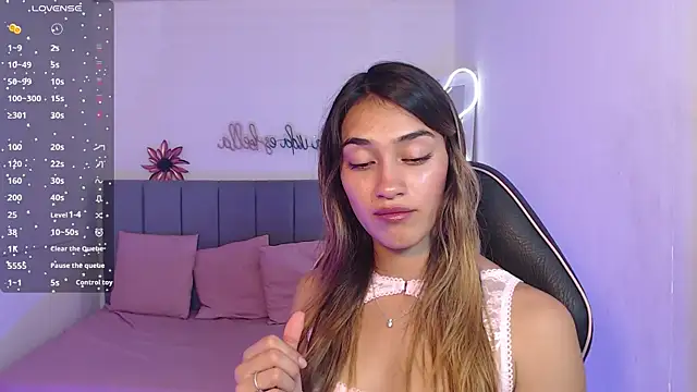 Jenner tay online show from 05-26-26, 02:40