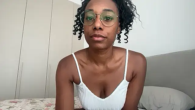 Snapshot of smileybabe chatting on 07-18-26, 07:34 smileybabe online show from 07-18-26, 07:34
