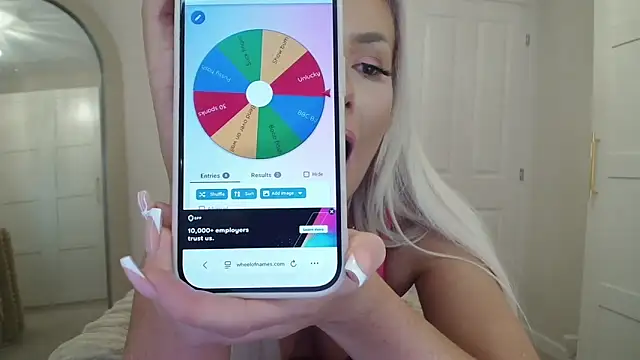 Snapshot of BeccaBailey chatting on 12-16-25, 08:25 BeccaBailey online show from 12-16-25, 08:25