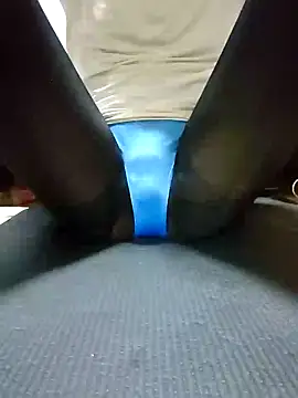 dmmsuzu95 online show from 12-04-24, 01:53