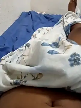 Snapshot of karolgree chatting on 10-27-25, 11:25 karolgree online show from 10-27-25, 11:25