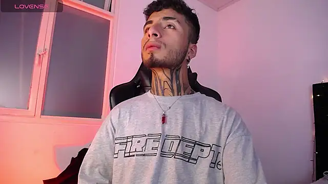 JuanCamiilo 66 online show from 02-18-25, 04:48