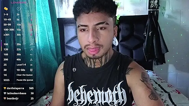 Snapshot of JuanCamiilo_66 chatting on 05-12-26, 04:04 JuanCamiilo 66 online show from 05-12-26, 04:04