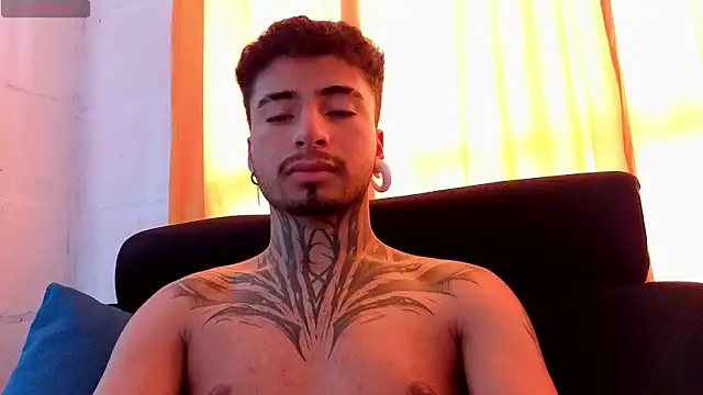 Snapshot of JuanCamiilo_66 chatting on 05-19-26, 06:58 JuanCamiilo 66 online show from 05-19-26, 06:58