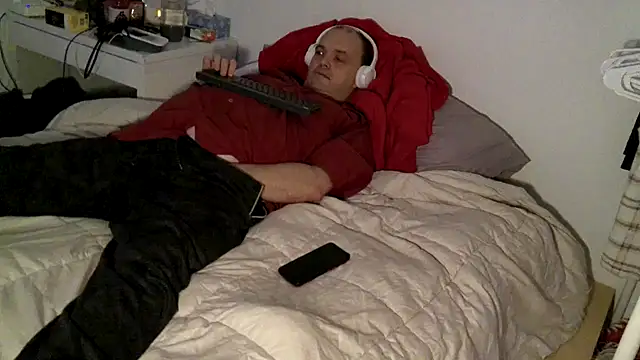 caressonnous online show from 10-24-25, 01:07