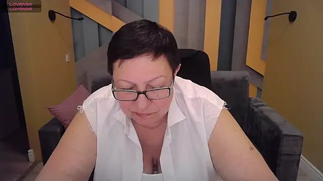 Snapshot of BarbaraTurners chatting on 02-05-25, 11:28 BarbaraTurners online show from 02-05-25, 11:28