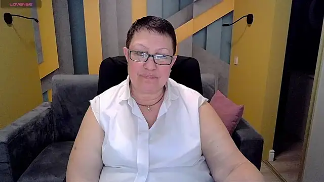 Snapshot of BarbaraTurners chatting on 03-07-25, 09:48 BarbaraTurners online show from 03-07-25, 09:48