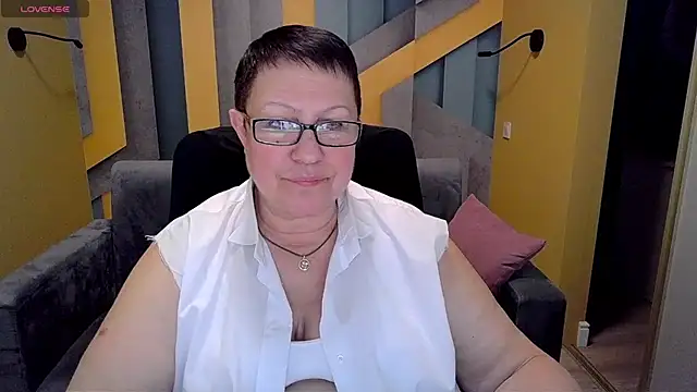 Snapshot of BarbaraTurners chatting on 03-08-25, 12:55 BarbaraTurners online show from 03-08-25, 12:55