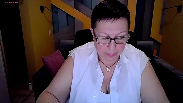 Snapshot of BarbaraTurners chatting on 03-10-25, 06:45 BarbaraTurners online show from 03-10-25, 06:45