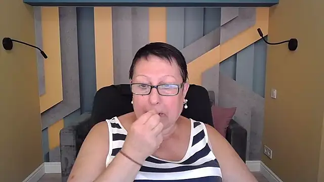 Snapshot of BarbaraTurners chatting on 09-15-25, 06:41 BarbaraTurners online show from 09-15-25, 06:41