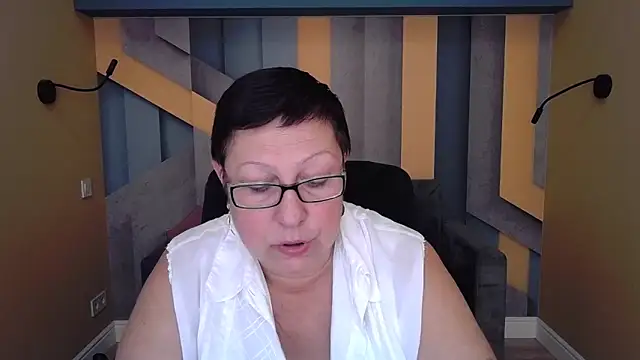 Snapshot of BarbaraTurners chatting on 10-15-25, 06:30 BarbaraTurners online show from 10-15-25, 06:30