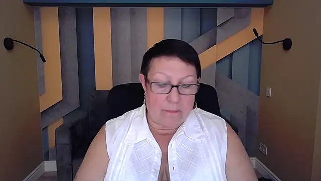 Snapshot of BarbaraTurners chatting on 10-17-25, 06:21 BarbaraTurners online show from 10-17-25, 06:21