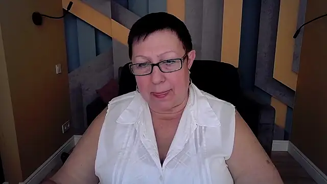 Snapshot of BarbaraTurners chatting on 10-27-25, 07:40 BarbaraTurners online show from 10-27-25, 07:40