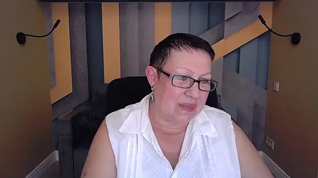 Snapshot of BarbaraTurners chatting on 11-10-25, 07:35 BarbaraTurners online show from 11-10-25, 07:35