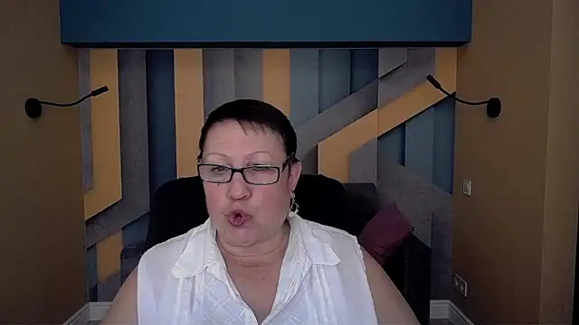 Snapshot of BarbaraTurners chatting on 11-17-25, 07:30 BarbaraTurners online show from 11-17-25, 07:30