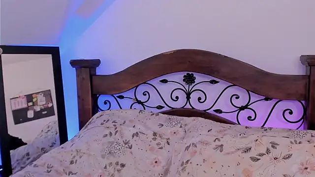 noemi foxxx online show from 12-02-24, 04:20