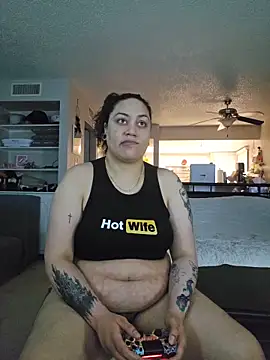 Snapshot of honeeyyy_pot chatting on 02-01-26, 01:04 honeeyyy pot online show from 02-01-26, 01:04