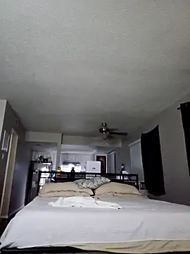 Snapshot of honeeyyy_pot chatting on 02-25-26, 06:45 honeeyyy pot online show from 02-25-26, 06:45