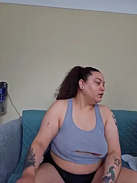 Snapshot of honeeyyy_pot chatting on 03-15-26, 08:37 honeeyyy pot online show from 03-15-26, 08:37