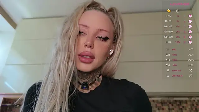 Snapshot of 2badforyou chatting on 07-17-26, 11:17 2badforyou online show from 07-17-26, 11:17
