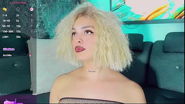 Emmaa Saenz  online show from 11-05-25, 09:26