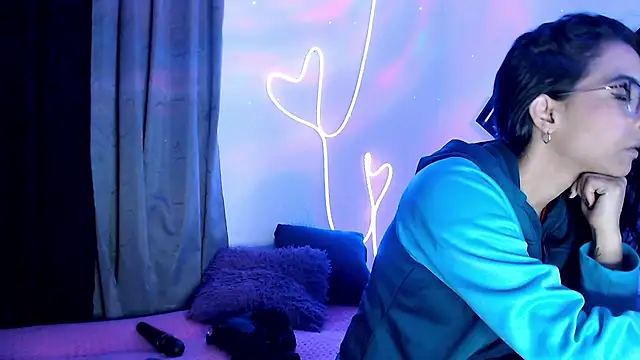 agatha lovee online show from 02-18-25, 10:58