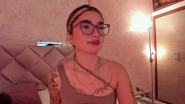 Arianavillada online show from 10-22-25, 03:18