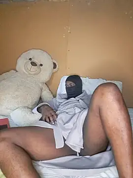 Snapshot of Lows2112 chatting on 03-17-26, 04:21 Lows2112 online show from 03-17-26, 04:21