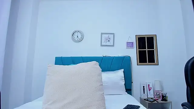 kamila lopez online show from 04-20-26, 08:32