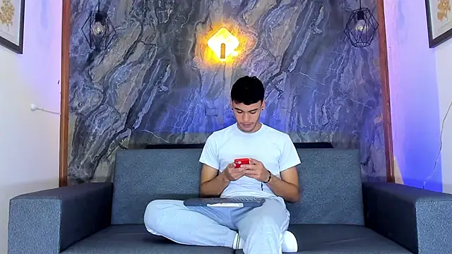 liam genner  online show from 12-01-24, 11:04