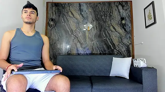 liam genner  online show from 02-20-25, 07:41