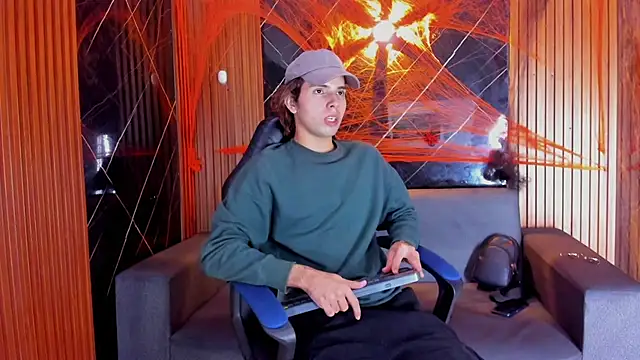 liam genner  online show from 11-01-25, 08:22