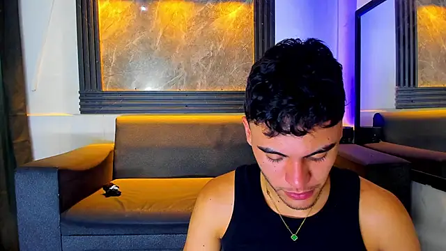 liam genner  online show from 11-21-25, 08:40