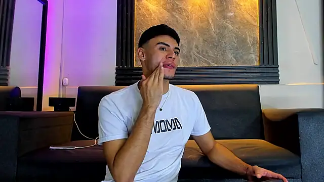 liam genner  online show from 12-03-25, 08:18