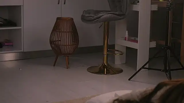 Snapshot of ButterflyLeah chatting on 12-18-25, 02:17 ButterflyLeah online show from 12-18-25, 02:17