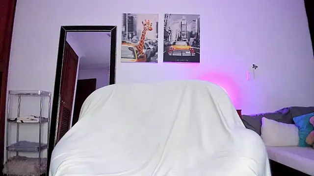 Curlblue online show from 03-18-25, 01:10