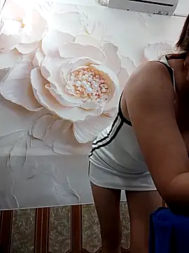 zizi public online show from 10-31-25, 02:23