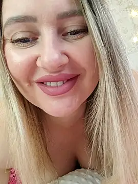 LadyLolyPop  online show from 09-17-25, 04:03