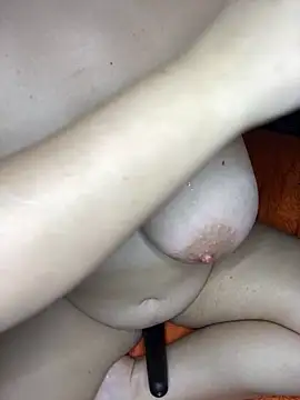 Snapshot of Ceyceys chatting on 12-29-24, 02:00 Ceyceys online show from 12-29-24, 02:00