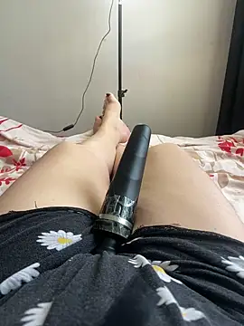 Snapshot of Ceyceys chatting on 01-31-25, 10:42 Ceyceys online show from 01-31-25, 10:42