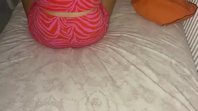 Snapshot of Ceyceys chatting on 11-19-25, 02:39 Ceyceys online show from 11-19-25, 02:39