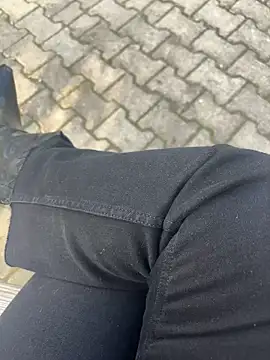 Snapshot of Ceyceys chatting on 11-28-25, 07:11 Ceyceys online show from 11-28-25, 07:11