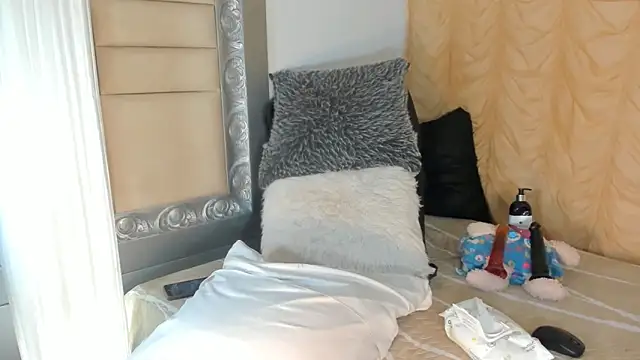 GingerDollx online show from 10-22-25, 08:41