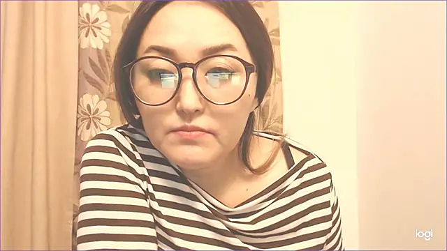 Snapshot of hrnyteacher chatting on 12-19-24, 08:34 hrnyteacher online show from 12-19-24, 08:34