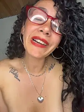 Snapshot of JULYSEX1 chatting on 05-11-26, 04:04 JULYSEX1 online show from 05-11-26, 04:04
