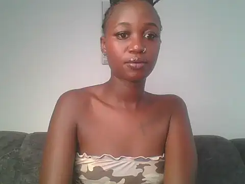 Snapshot of MissLilly1 chatting on 02-14-25, 07:59 MissLilly1 online show from 02-14-25, 07:59