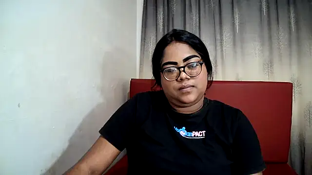 Snapshot of Indian_Lola00 chatting on 02-13-25, 03:03 Indian Lola00 online show from 02-13-25, 03:03