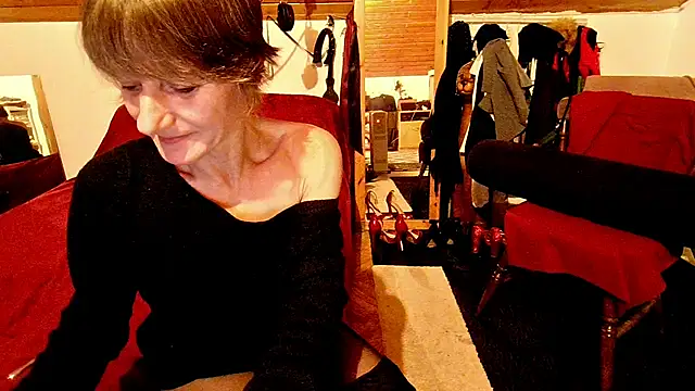 Hot Colettte online show from 12-19-25, 11:01